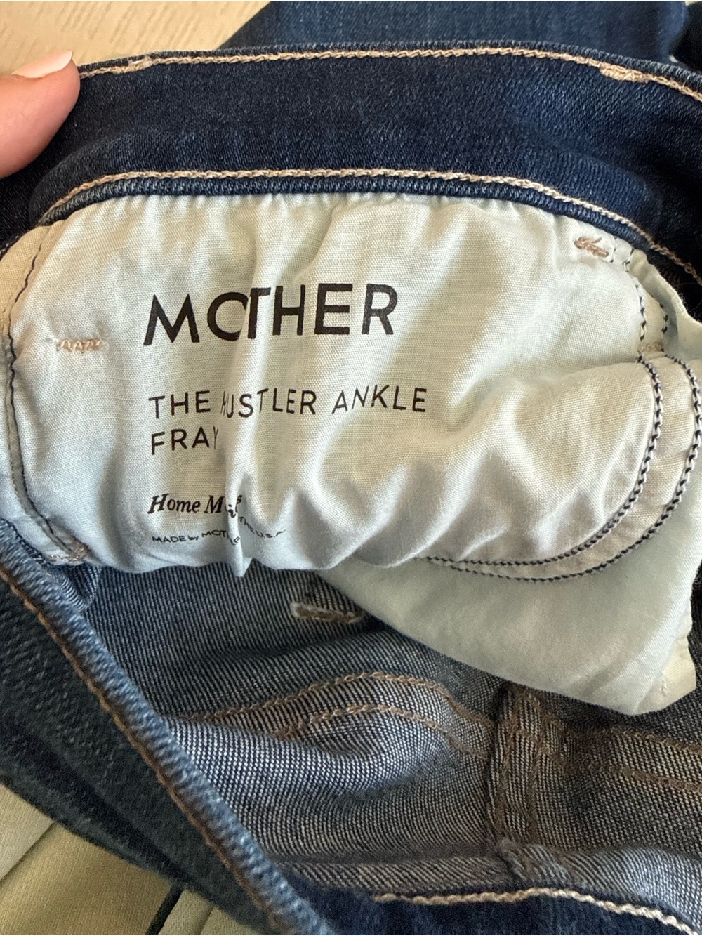 Mother Denim “the hustler” ankle fray Jean - Picture 3 of 6